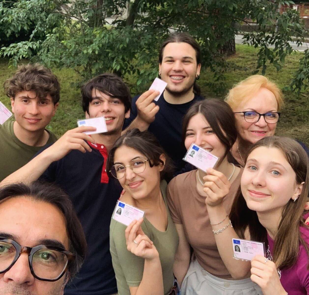 Studenti felici con la patente